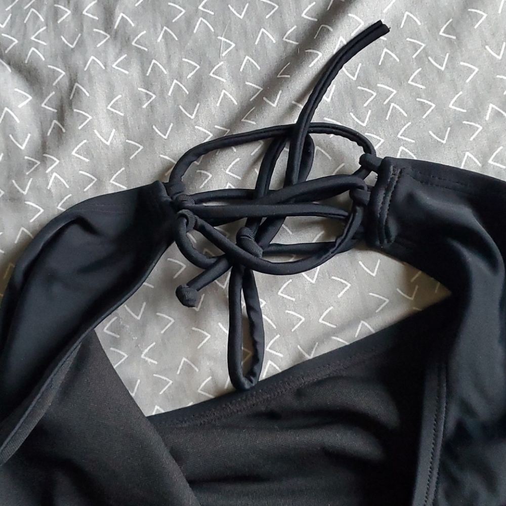 String bikini runs small - Picture 2 of 2